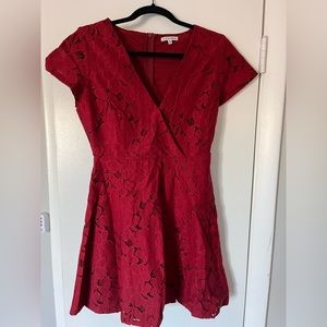 Lulu’s Maroon Short-Sleeve Dress - Medium